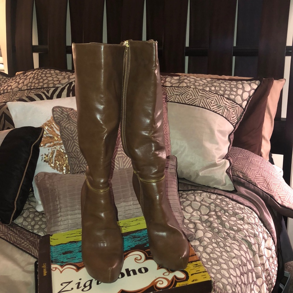 Zigi Women’s knee high boots size 8.5